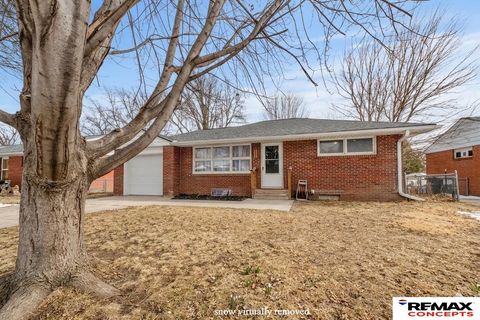 Photo of 3230 N 66th Street, Lincoln, NE 68507 (MLS # 22608326)