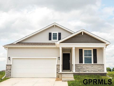 Photo of 11511 Stony Point Drive, Papillion, NE 68046 (MLS # 22608748)