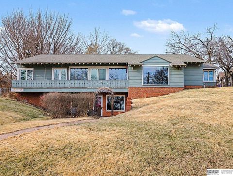 Photo of 9660 N 29th Street, Omaha, NE 68112 (MLS # 22603053)
