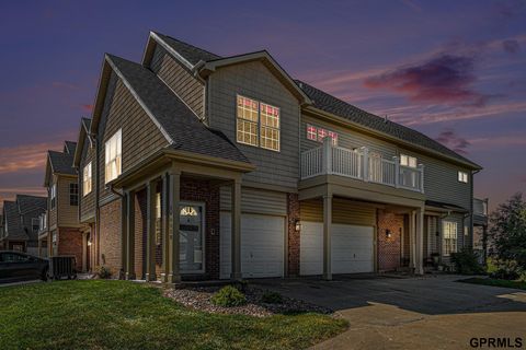 Photo of 14002 Tregaron Ridge Avenue #B, Bellevue, NE 68123 (MLS # 22526684)