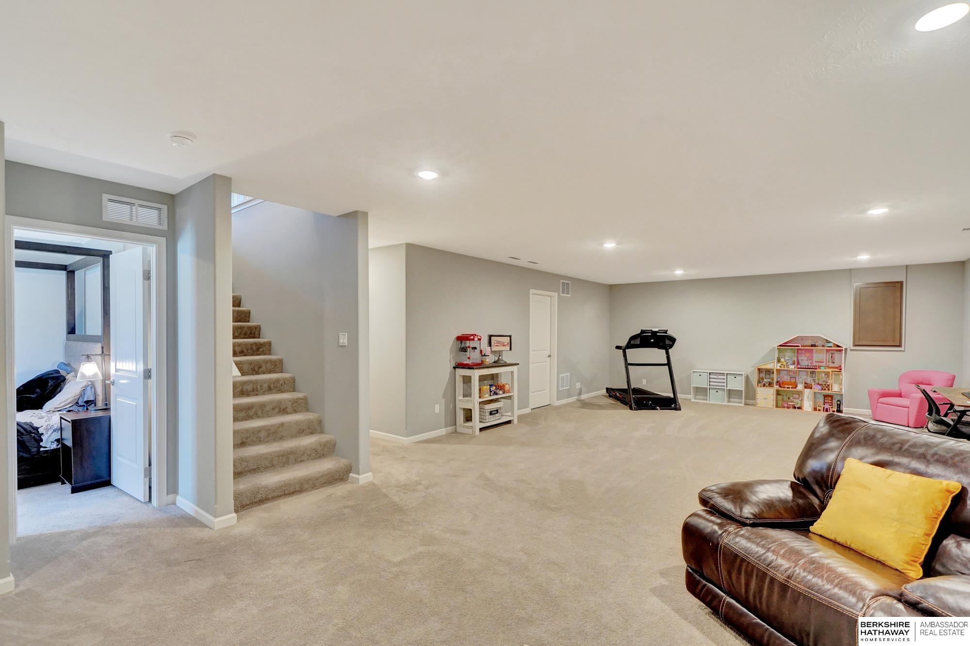 Papillion, Nebraska 68046, United States, 4 Bedrooms Bedrooms, ,3 BathroomsBathrooms,Residential,Active,164765