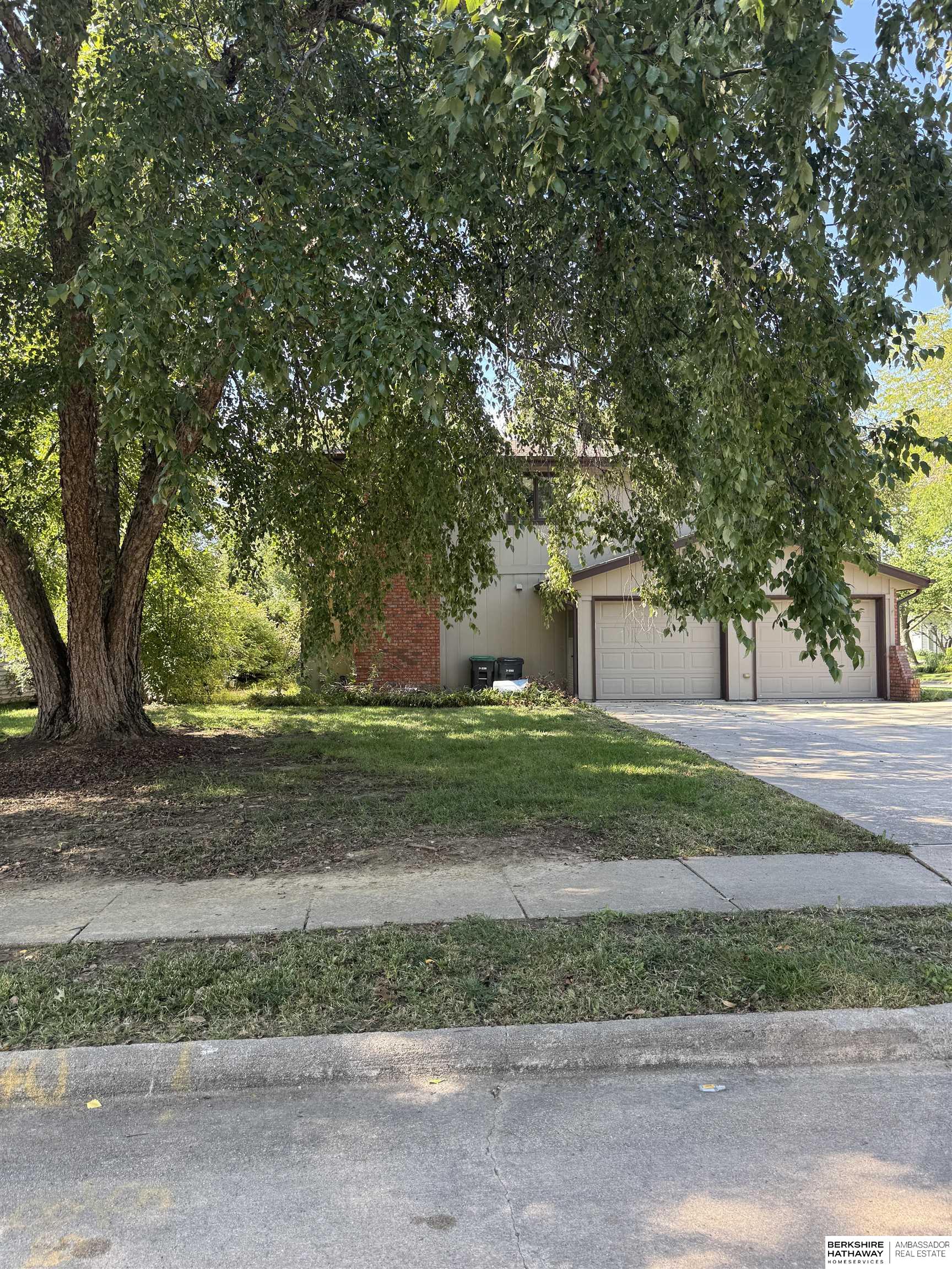 Omaha, Nebraska 68130, United States, 4 Bedrooms Bedrooms, ,2 BathroomsBathrooms,Residential,Active,220646