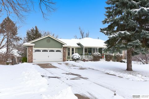 Photo of 2504 Century Road, Bellevue, NE 68123 (MLS # 22534036)