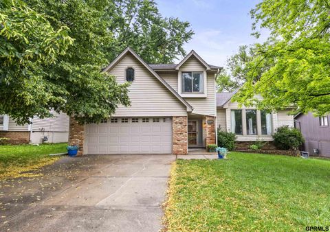 Photo of 3728 Schuemann Drive, Bellevue, NE 68123 (MLS # 22534732)