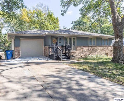 Photo of 4710 S 57Th Street, Lincoln, NE 68516 (MLS # 22528503)