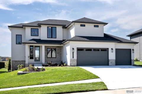 Photo of 20617 Hartman Avenue, Elkhorn, NE 68022 (MLS # 22524447)