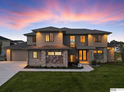 Photo of 20638 Laurel Avenue, Elkhorn, NE 68022 (MLS # 22527306)