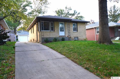 Photo of 2211 S 36th Street, Lincoln, NE 68506 (MLS # 22534999)