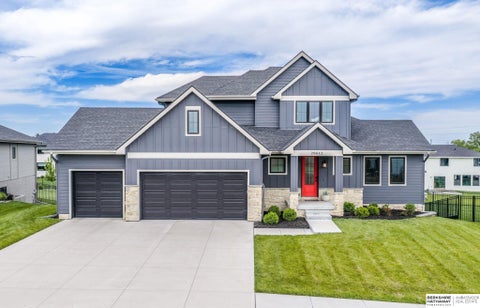 Photo of 20612 Ellison Avenue, Elkhorn, NE 68022 (MLS # 22620809)