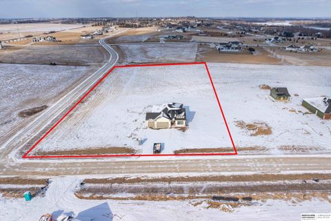 Photo of 418 Karloff Circle, Yutan, NE 68073 (MLS # 22602583)
