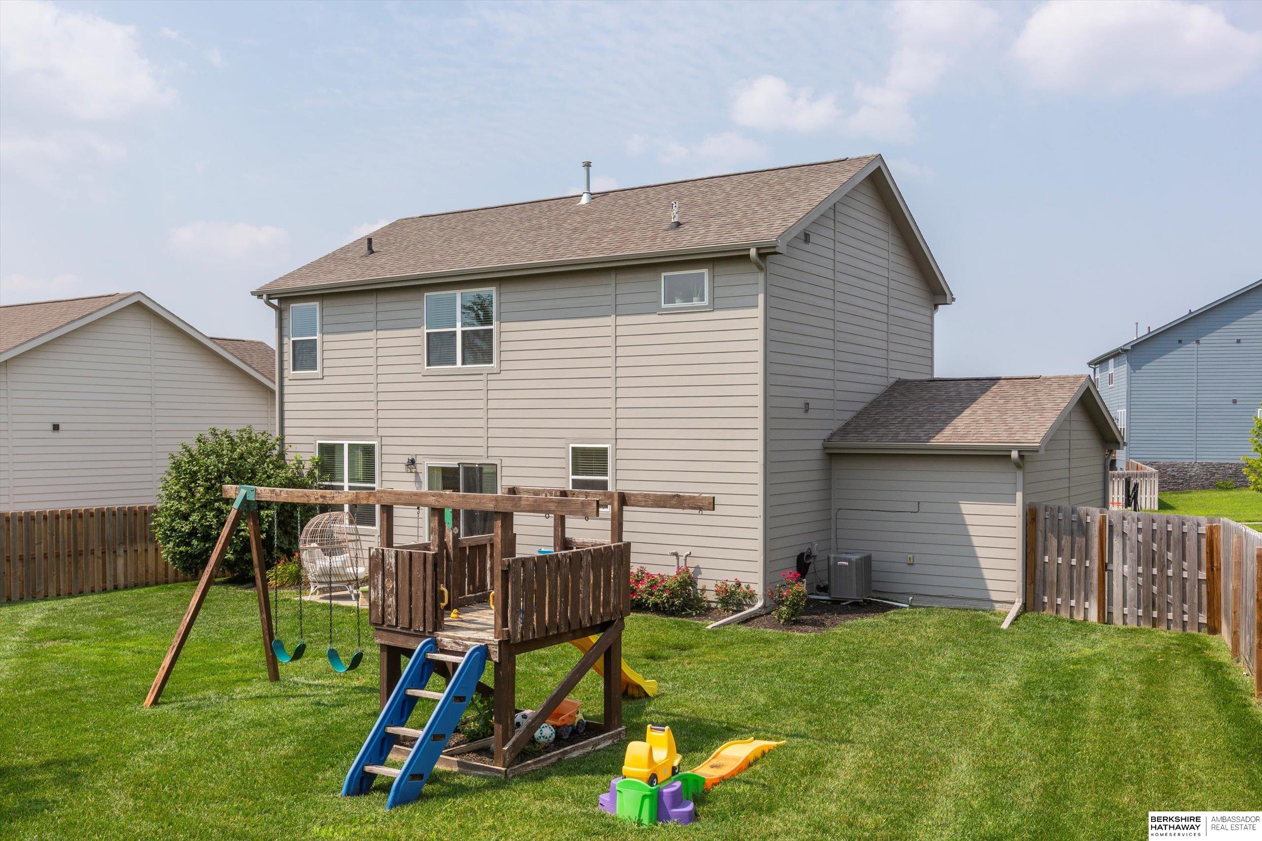 Omaha, Nebraska 68022, United States, 4 Bedrooms Bedrooms, ,3 BathroomsBathrooms,Residential,Active,204090