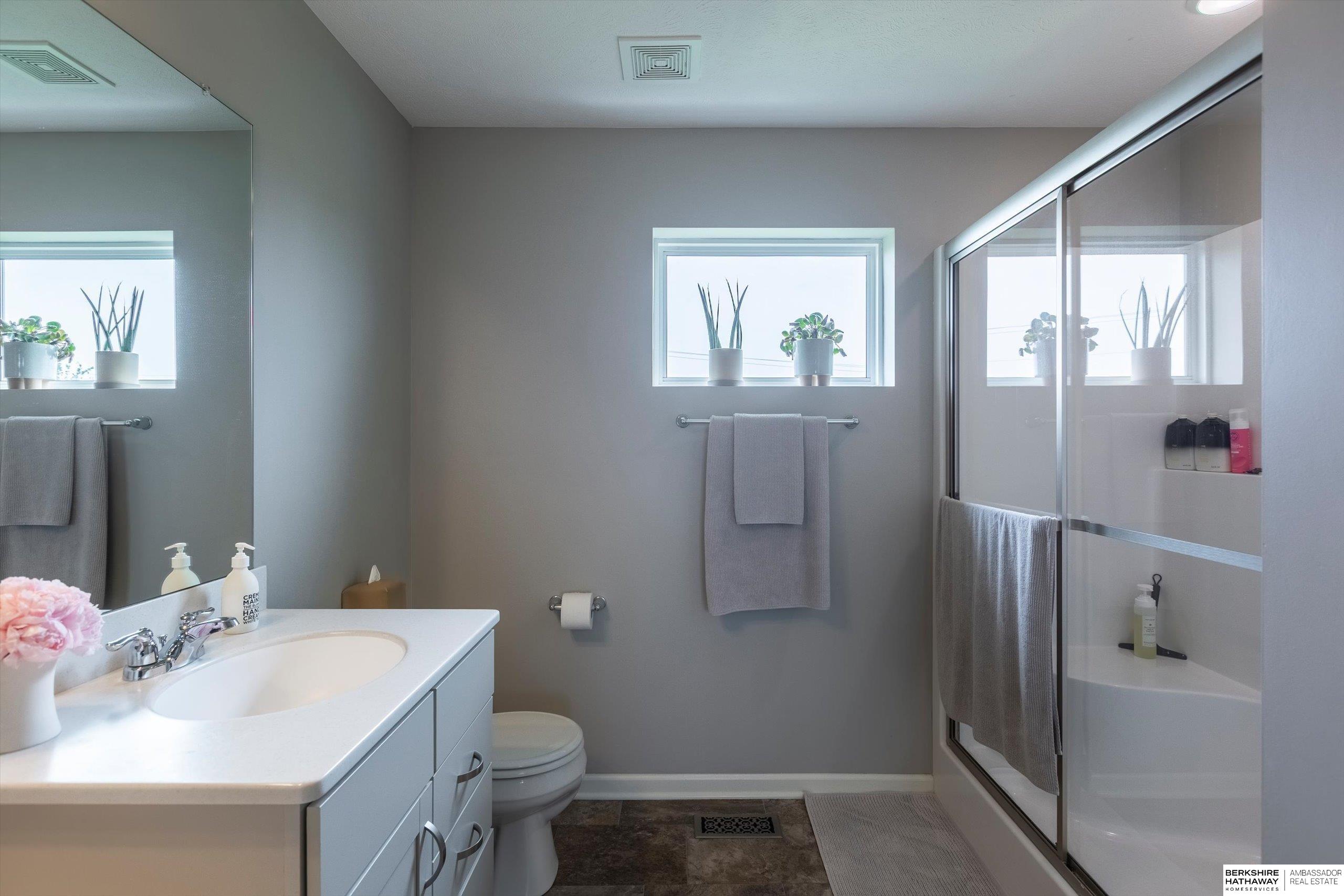 Omaha, Nebraska 68022, United States, 4 Bedrooms Bedrooms, ,3 BathroomsBathrooms,Residential,Active,204090