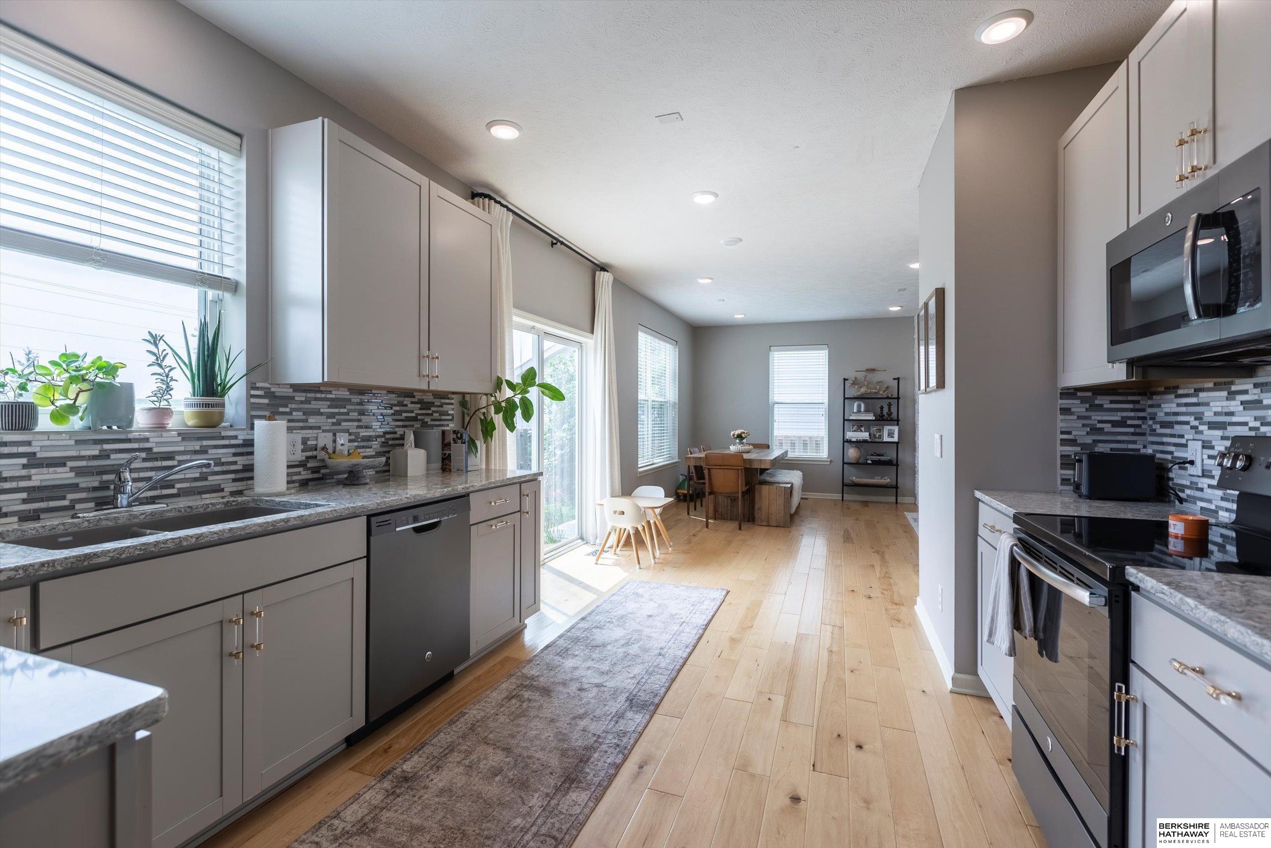 Omaha, Nebraska 68022, United States, 4 Bedrooms Bedrooms, ,3 BathroomsBathrooms,Residential,Active,204090