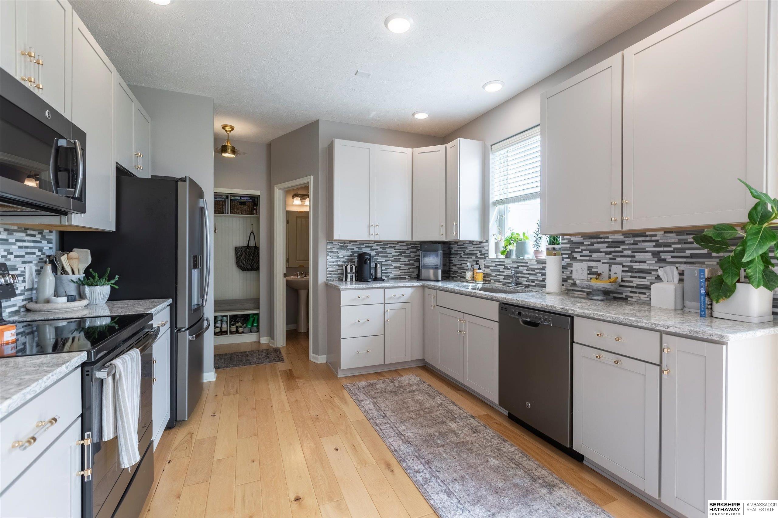 Omaha, Nebraska 68022, United States, 4 Bedrooms Bedrooms, ,3 BathroomsBathrooms,Residential,Active,204090