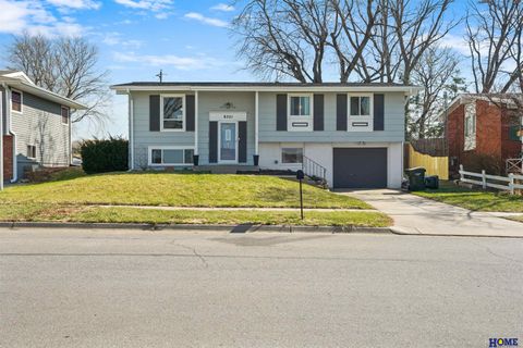 Photo of 8321 Elizabeth Drive, Lincoln, NE 68505 (MLS # 22608381)