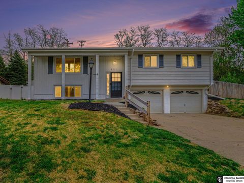 Photo of 401 Garden Avenue, Bellevue, NE 68005 (MLS # 22611262)