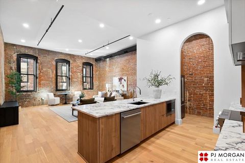 Photo of 1105 Harney Street #207, Omaha, NE 68102 (MLS # 22608153)