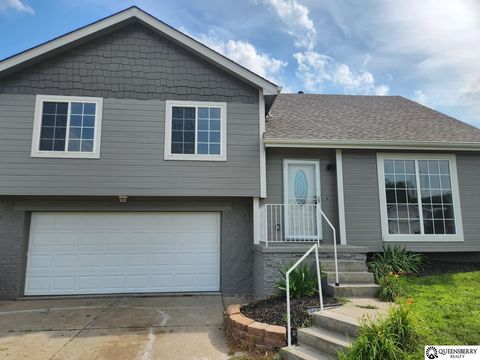 Photo of 7903 Bartlett Street, Omaha, NE 68122 (MLS # 22528166)
