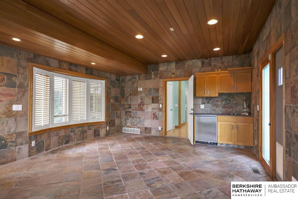 Papillion, Nebraska 68046, United States, 4 Bedrooms Bedrooms, ,5 BathroomsBathrooms,Residential,Active,176986