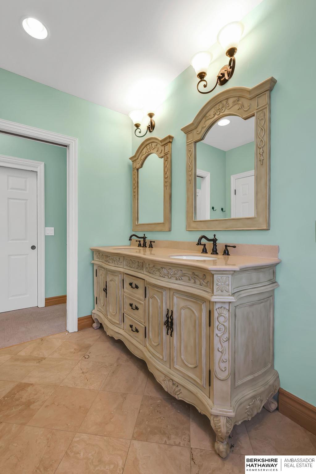 Papillion, Nebraska 68046, United States, 4 Bedrooms Bedrooms, ,5 BathroomsBathrooms,Residential,Active,176986