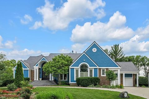 Photo of 811 Western Hills Drive, Papillion, NE 68046 (MLS # 22520328)