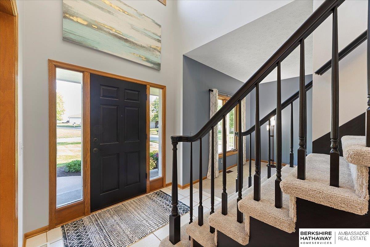 Omaha, Nebraska 68164, United States, 5 Bedrooms Bedrooms, ,3 BathroomsBathrooms,Residential,Pending,128839