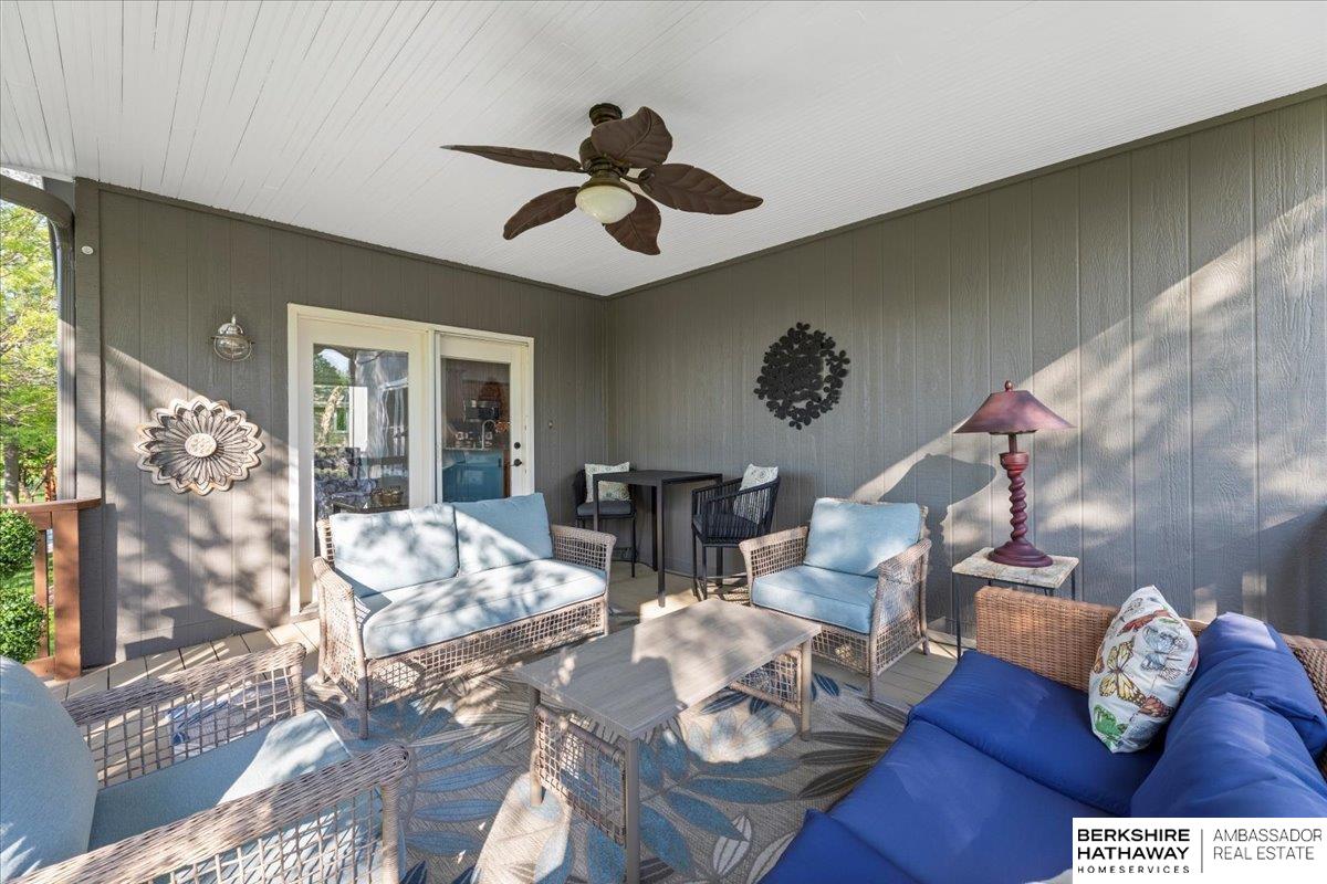 Omaha, Nebraska 68164, United States, 5 Bedrooms Bedrooms, ,3 BathroomsBathrooms,Residential,Pending,128839