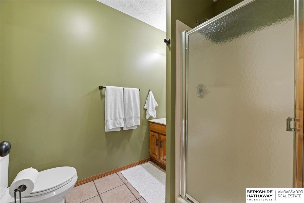 Omaha, Nebraska 68164, United States, 5 Bedrooms Bedrooms, ,3 BathroomsBathrooms,Residential,Pending,128839