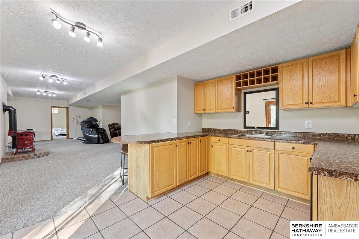 Omaha, Nebraska 68164, United States, 5 Bedrooms Bedrooms, ,3 BathroomsBathrooms,Residential,Pending,128839