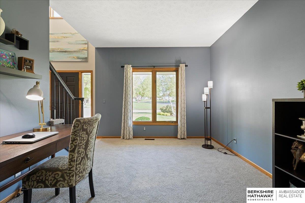 Omaha, Nebraska 68164, United States, 5 Bedrooms Bedrooms, ,3 BathroomsBathrooms,Residential,Pending,128839