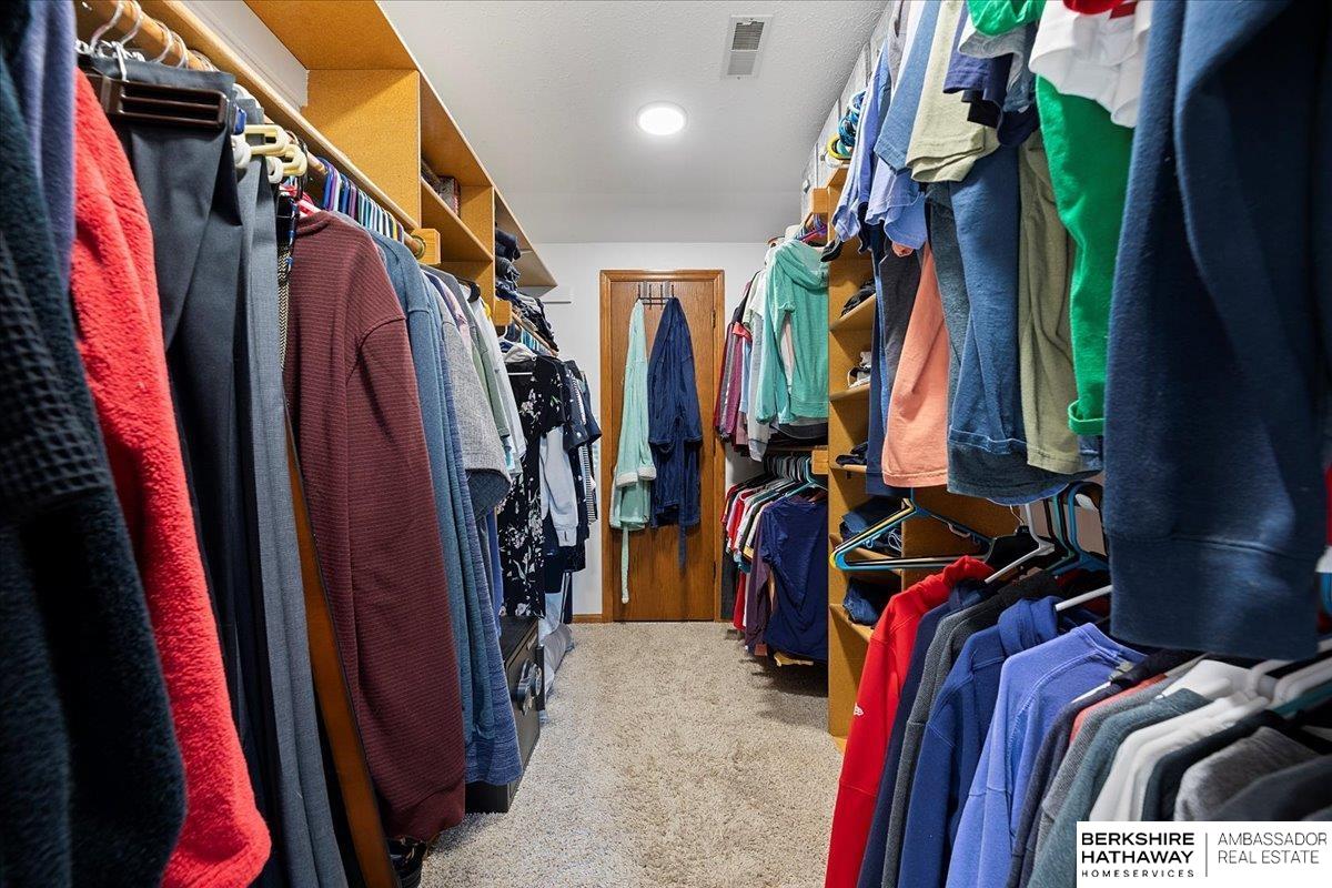 Omaha, Nebraska 68164, United States, 5 Bedrooms Bedrooms, ,3 BathroomsBathrooms,Residential,Pending,128839