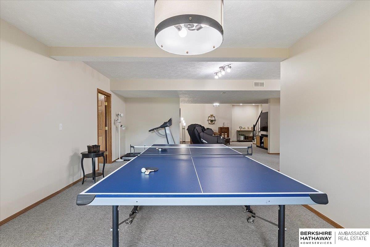 Omaha, Nebraska 68164, United States, 5 Bedrooms Bedrooms, ,3 BathroomsBathrooms,Residential,Pending,128839