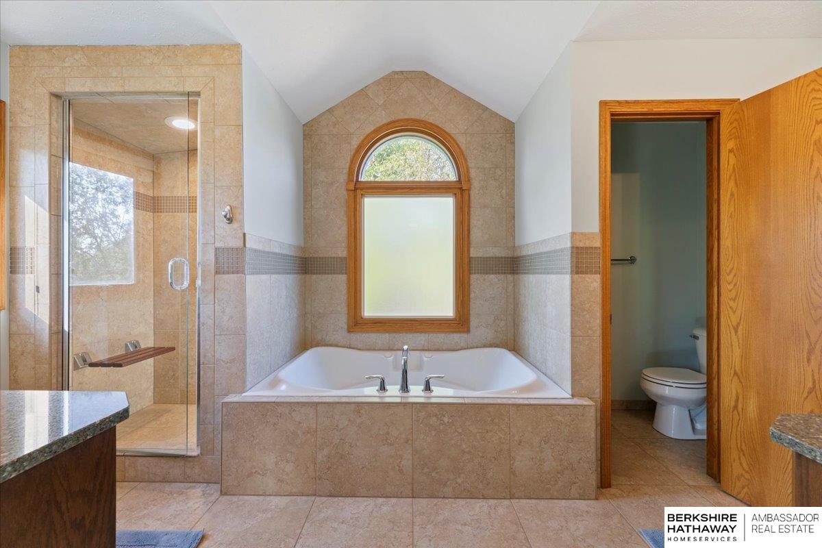 Omaha, Nebraska 68164, United States, 5 Bedrooms Bedrooms, ,3 BathroomsBathrooms,Residential,Pending,128839