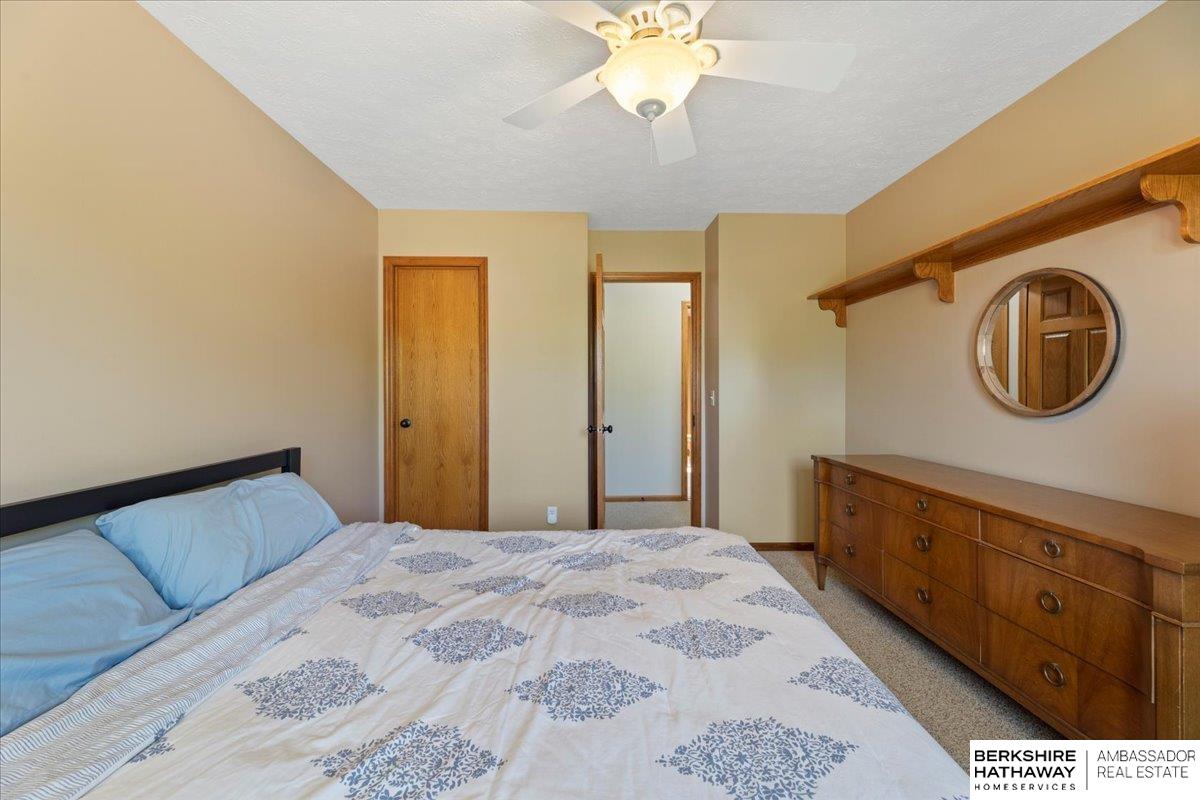 Omaha, Nebraska 68164, United States, 5 Bedrooms Bedrooms, ,3 BathroomsBathrooms,Residential,Pending,128839