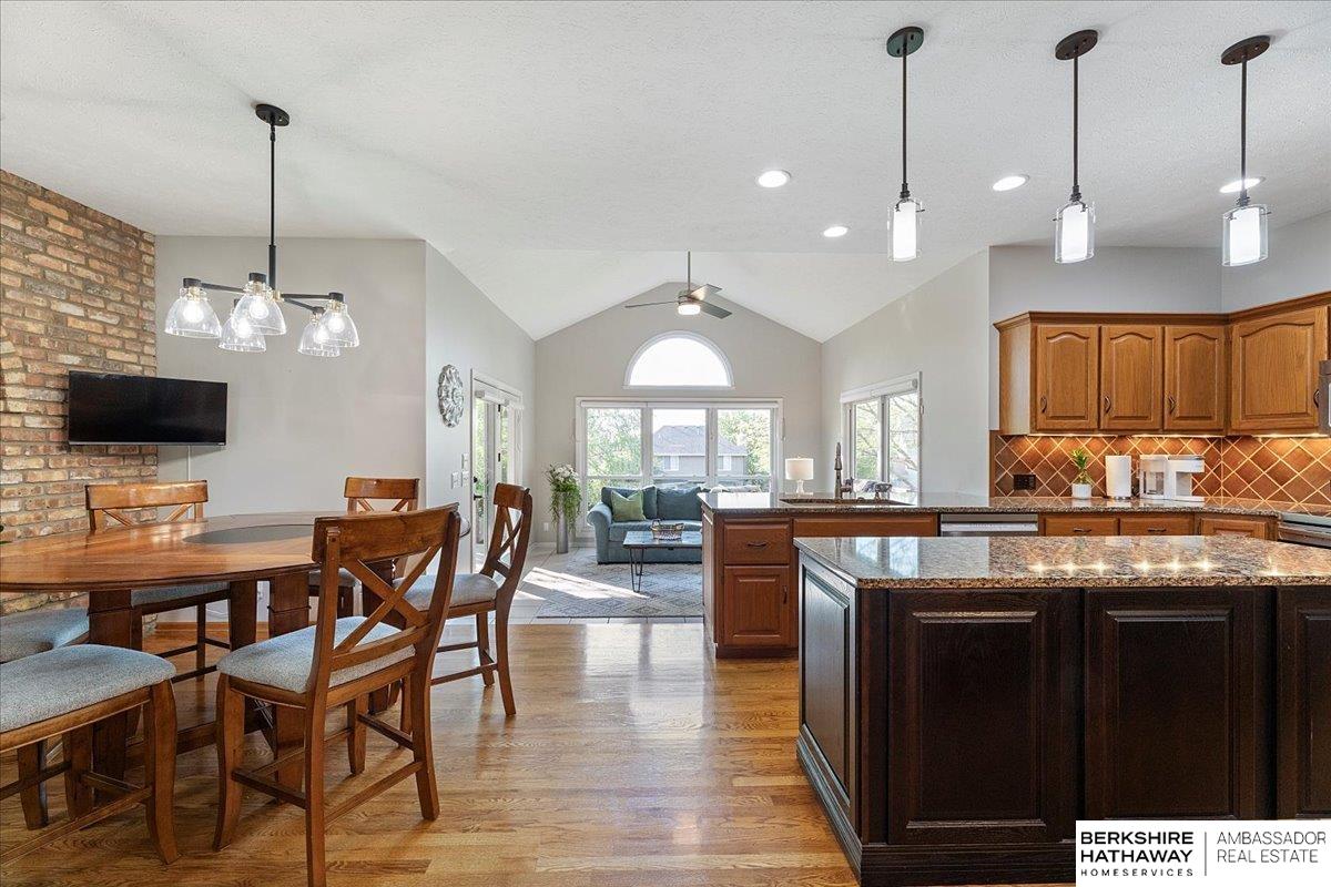 Omaha, Nebraska 68164, United States, 5 Bedrooms Bedrooms, ,3 BathroomsBathrooms,Residential,Pending,128839