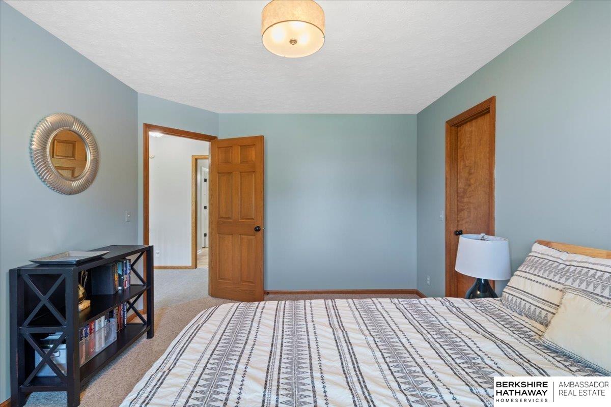 Omaha, Nebraska 68164, United States, 5 Bedrooms Bedrooms, ,3 BathroomsBathrooms,Residential,Pending,128839