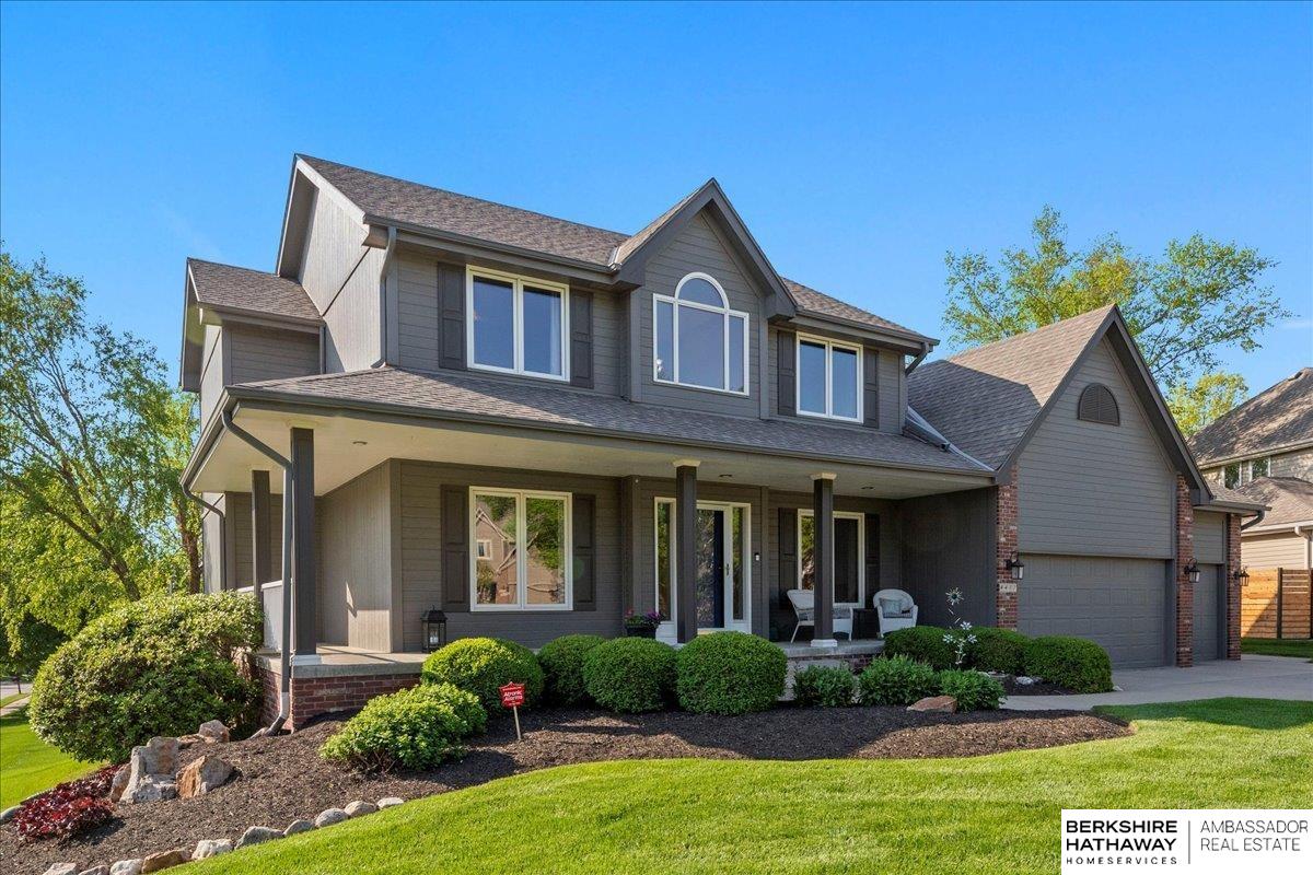 Omaha, Nebraska 68164, United States, 5 Bedrooms Bedrooms, ,3 BathroomsBathrooms,Residential,Pending,128839