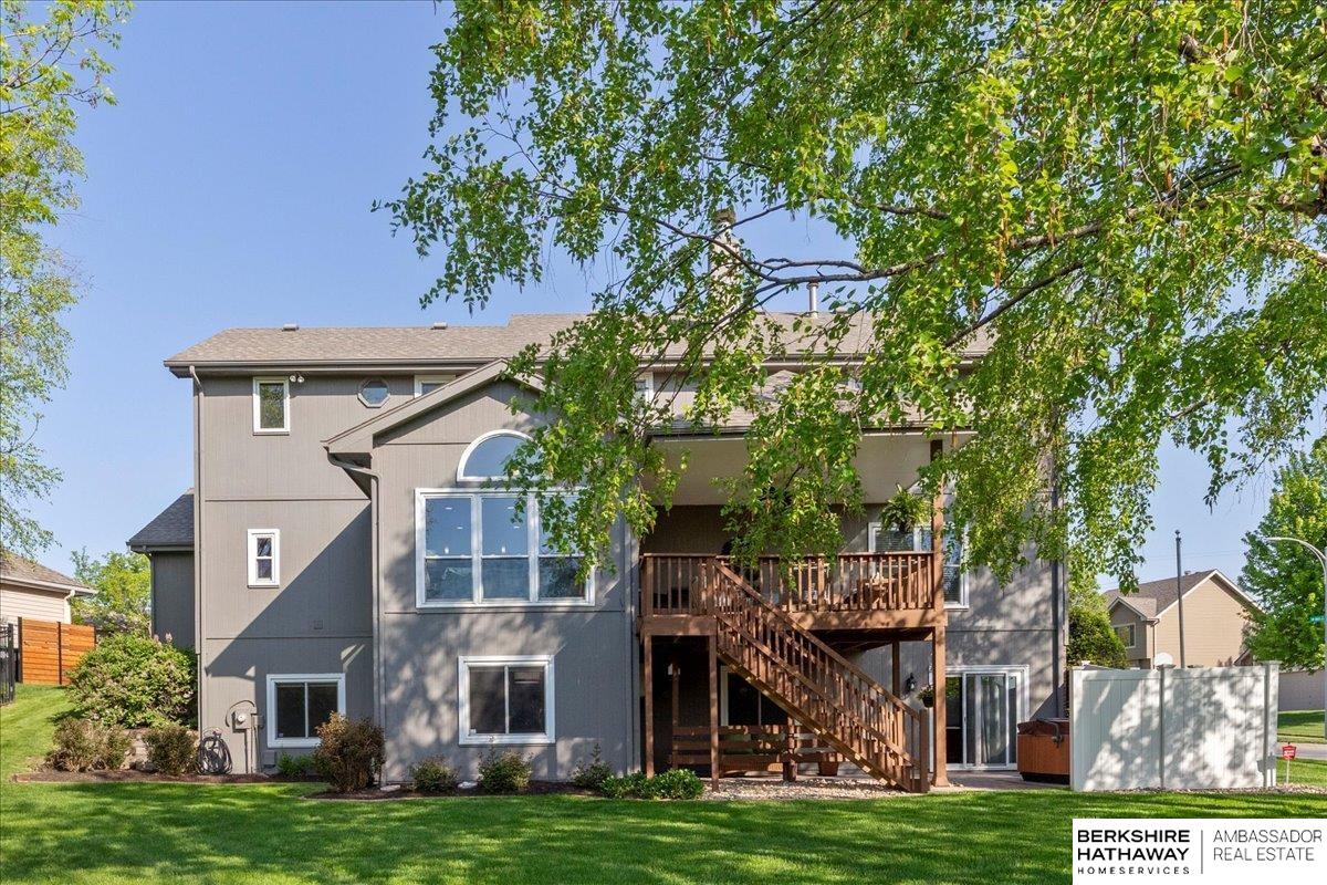 Omaha, Nebraska 68164, United States, 5 Bedrooms Bedrooms, ,3 BathroomsBathrooms,Residential,Pending,128839