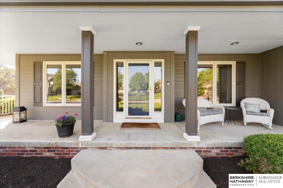 Omaha, Nebraska 68164, United States, 5 Bedrooms Bedrooms, ,3 BathroomsBathrooms,Residential,Pending,128839