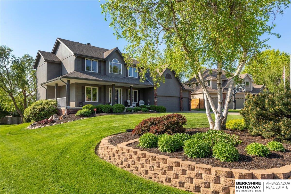 Omaha, Nebraska 68164, United States, 5 Bedrooms Bedrooms, ,3 BathroomsBathrooms,Residential,Pending,128839