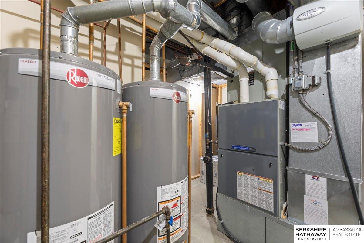 Omaha, Nebraska 68164, United States, 5 Bedrooms Bedrooms, ,3 BathroomsBathrooms,Residential,Pending,128839