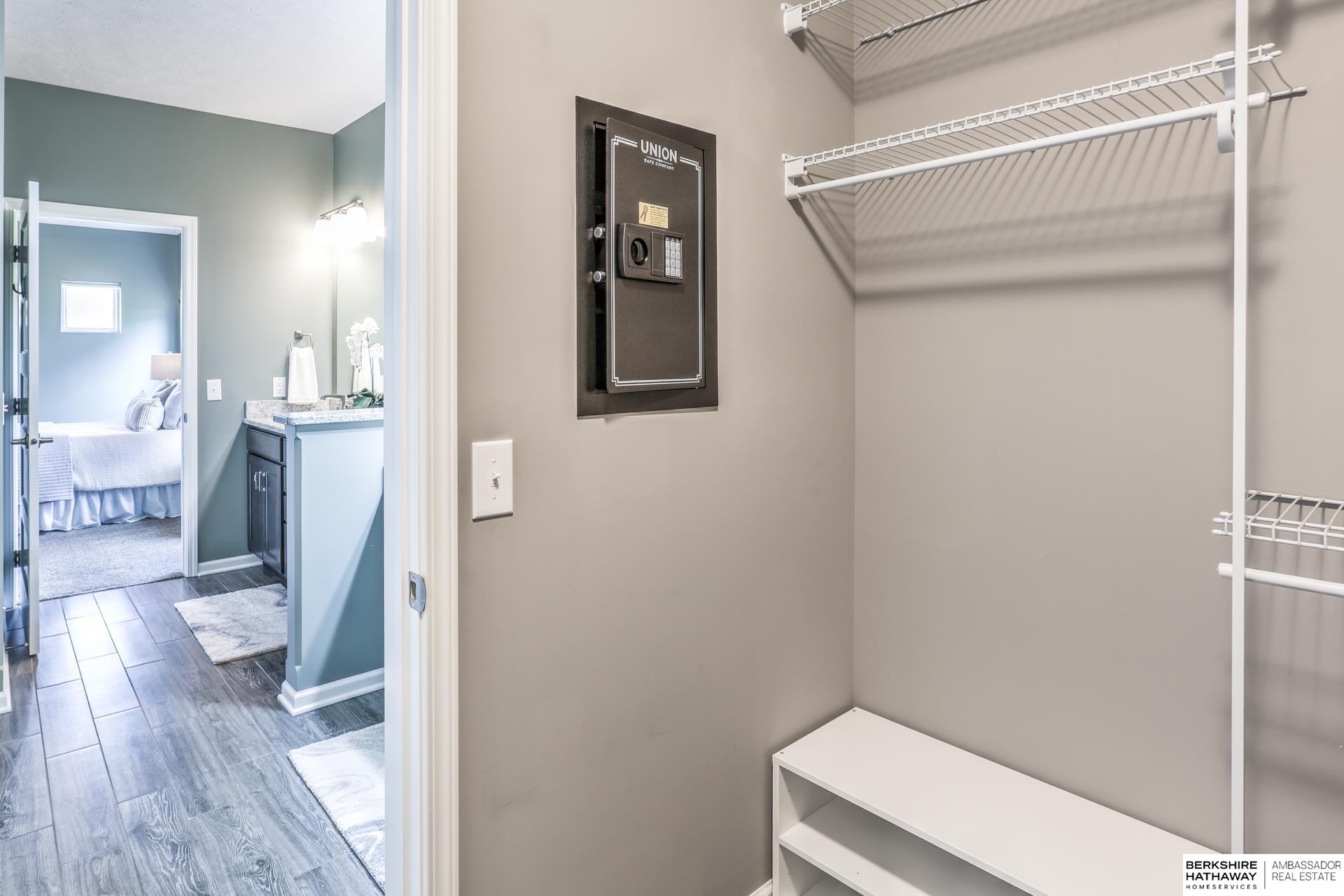 Gretna, Nebraska 68028, United States, 4 Bedrooms Bedrooms, ,3 BathroomsBathrooms,Residential,Active,140129