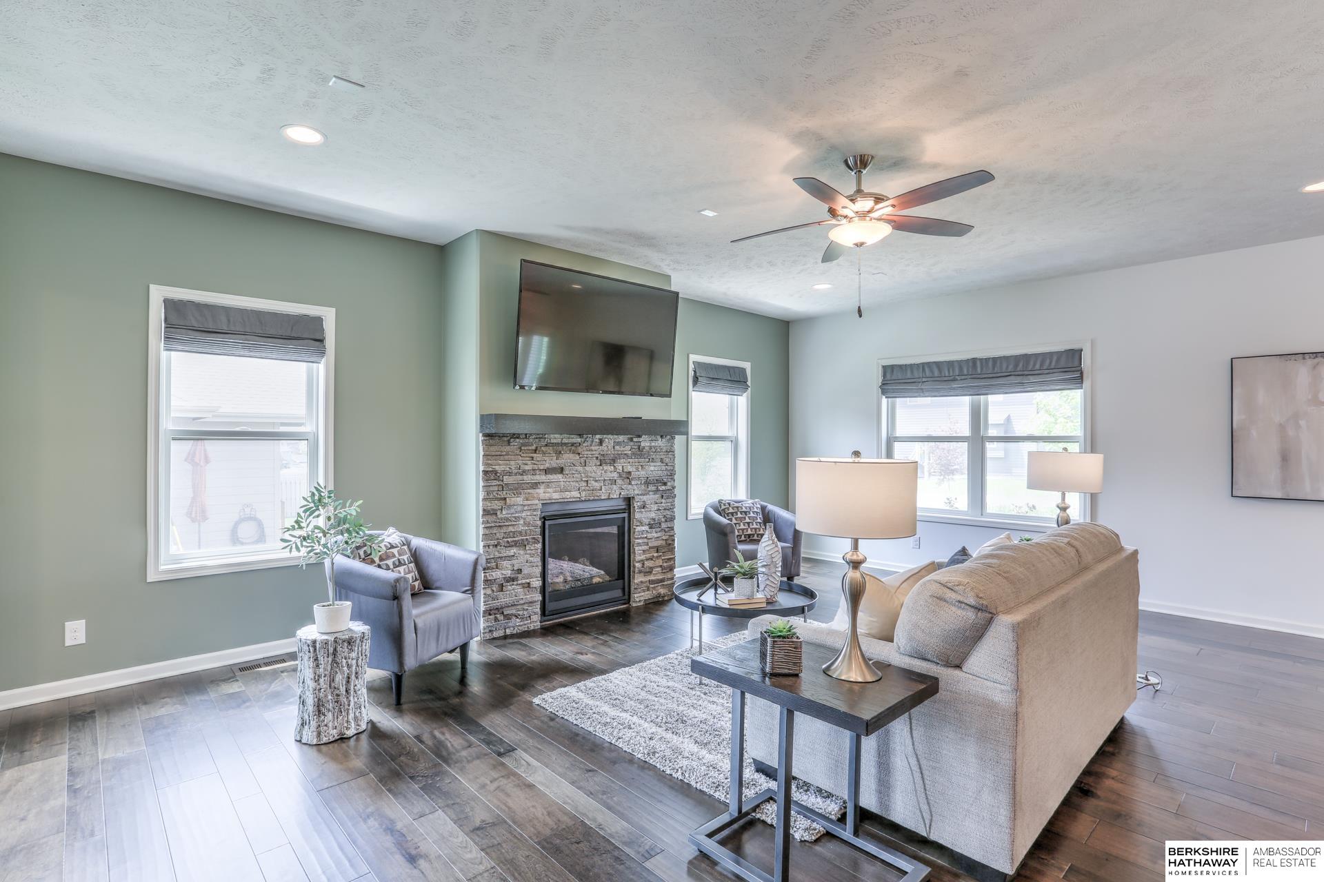 Gretna, Nebraska 68028, United States, 4 Bedrooms Bedrooms, ,3 BathroomsBathrooms,Residential,Active,140129