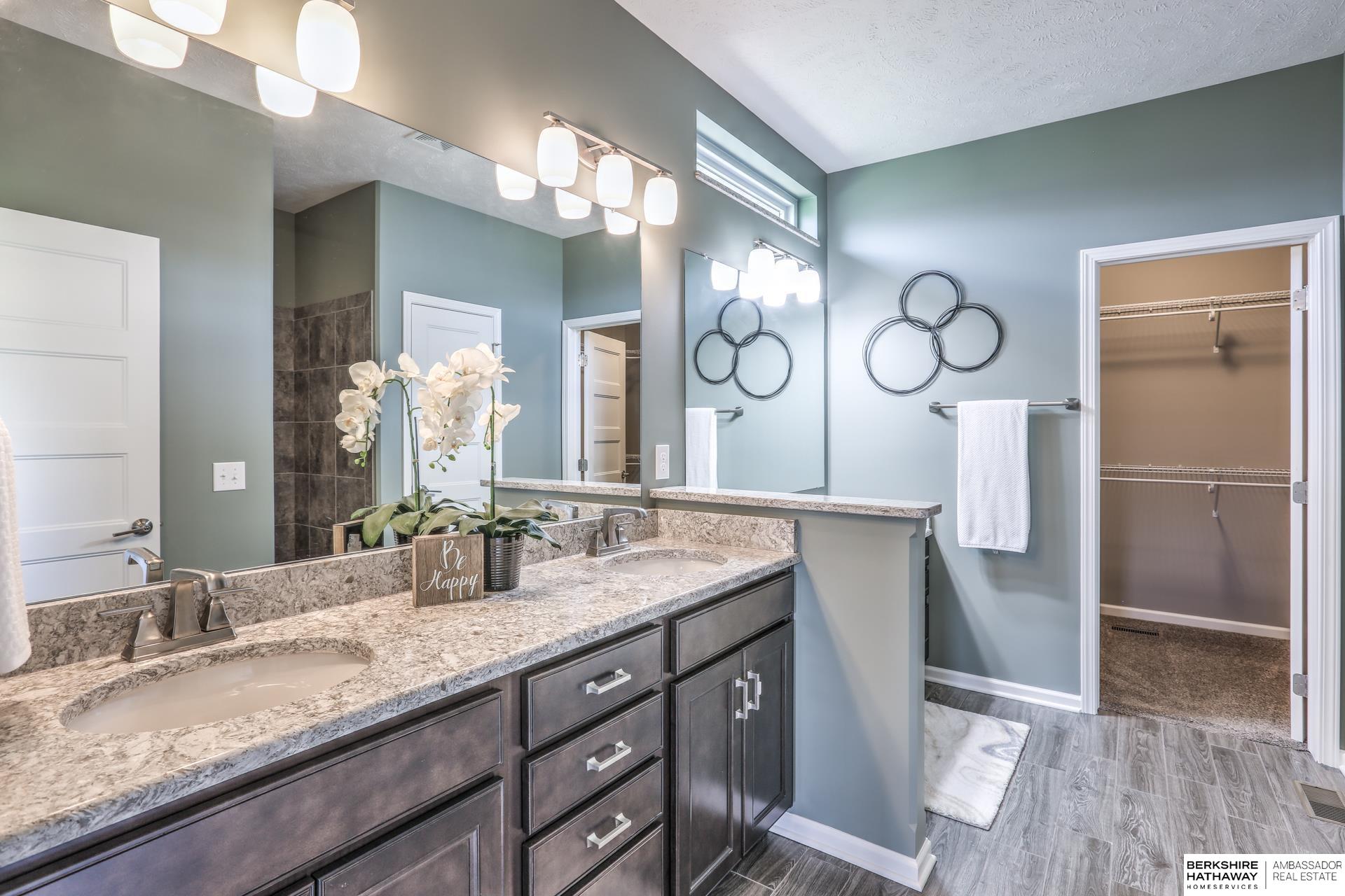 Gretna, Nebraska 68028, United States, 4 Bedrooms Bedrooms, ,3 BathroomsBathrooms,Residential,Active,140129