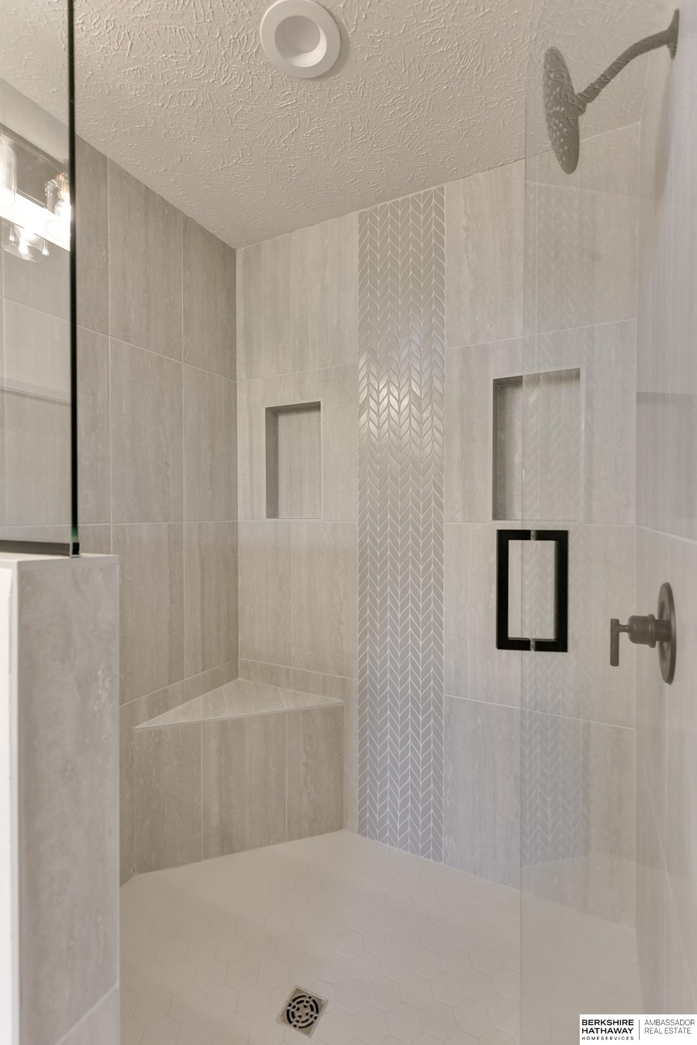 Omaha, Nebraska 68138, United States, 4 Bedrooms Bedrooms, ,3 BathroomsBathrooms,Residential,Pending,129772