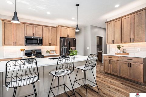 Photo of 9435 Breashears Street, Lincoln, NE 68516 (MLS # 22607001)