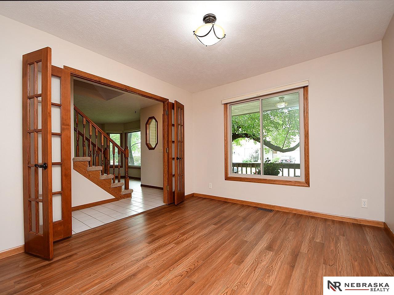 Omaha, Nebraska 68116, United States, 4 Bedrooms Bedrooms, ,3 BathroomsBathrooms,Residential,Pending,200711