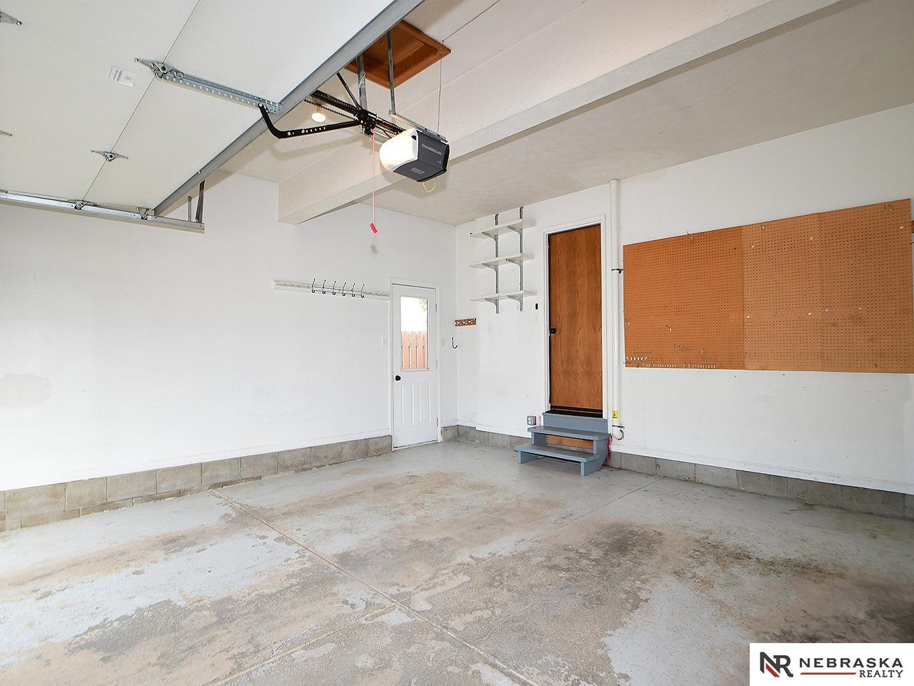 Omaha, Nebraska 68116, United States, 4 Bedrooms Bedrooms, ,3 BathroomsBathrooms,Residential,Pending,200711