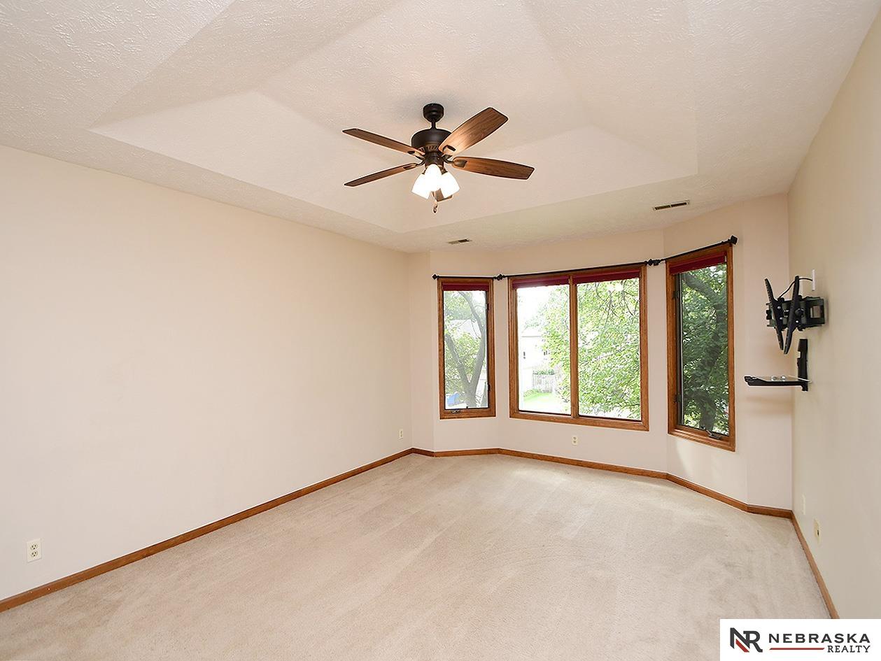 Omaha, Nebraska 68116, United States, 4 Bedrooms Bedrooms, ,3 BathroomsBathrooms,Residential,Pending,200711