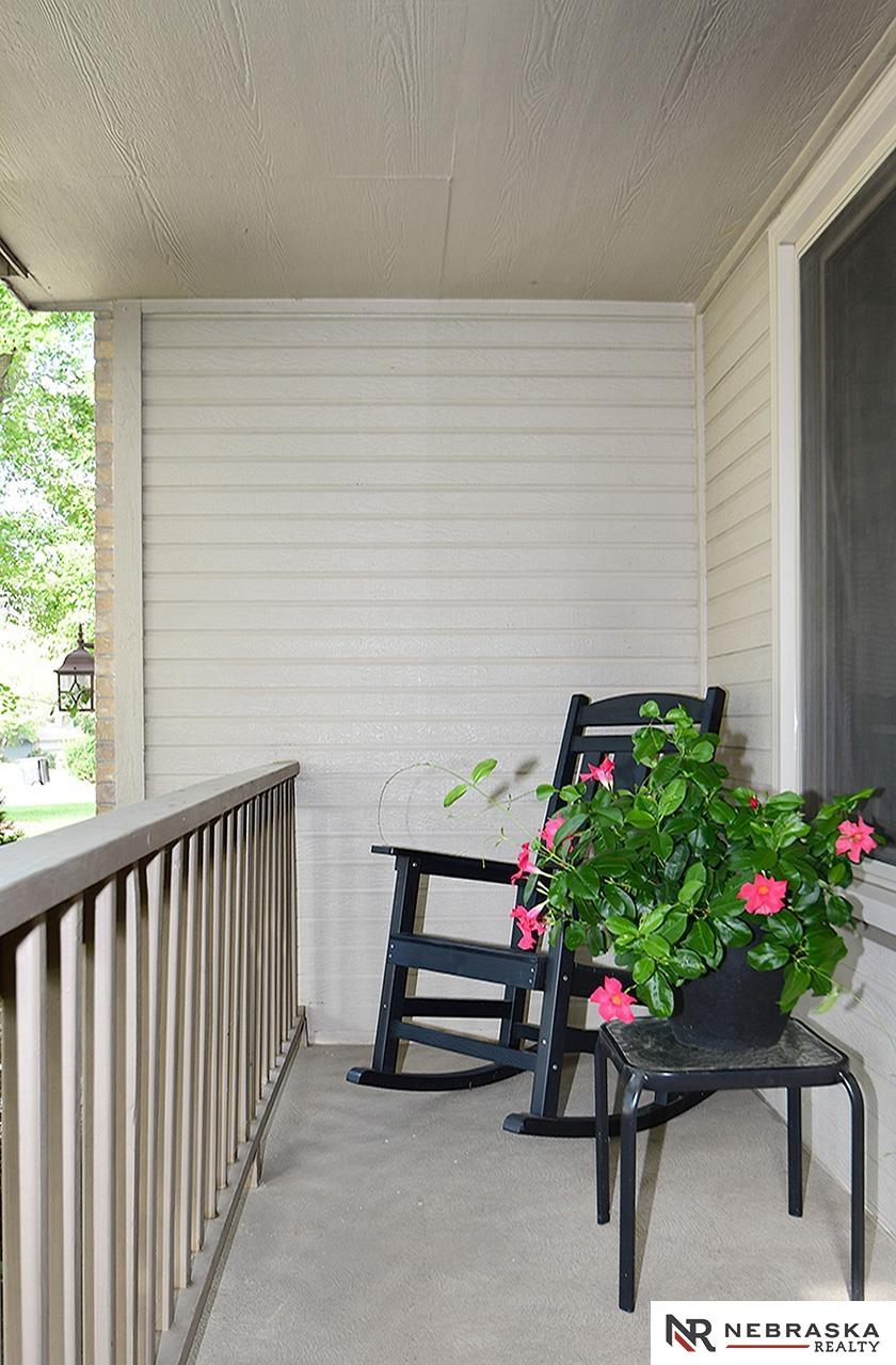 Omaha, Nebraska 68116, United States, 4 Bedrooms Bedrooms, ,3 BathroomsBathrooms,Residential,Pending,200711